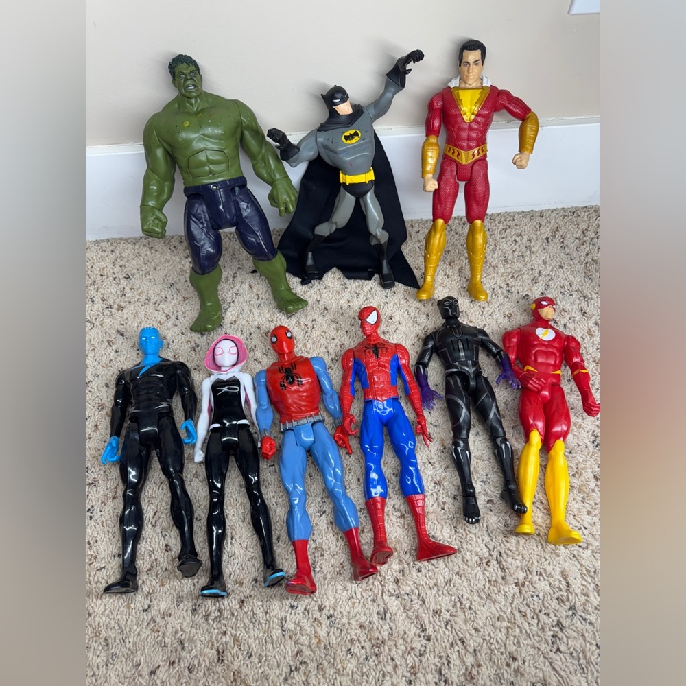 Hasbro Marvels 9 Figures Action Set toy kids
